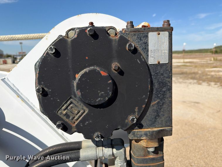 image for item FM8004 2011 International 7400 digger derrick truck