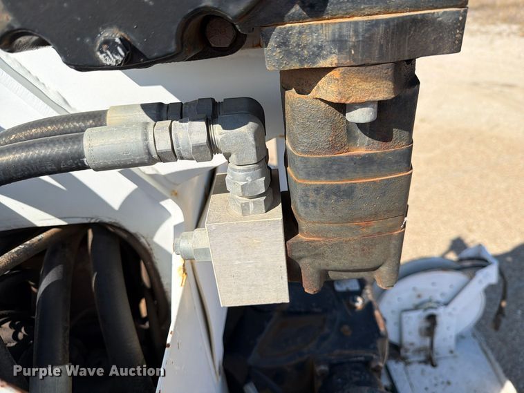 image for item FM8004 2011 International 7400 digger derrick truck