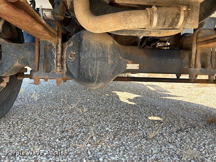 image for item FM8004 2011 International 7400 digger derrick truck