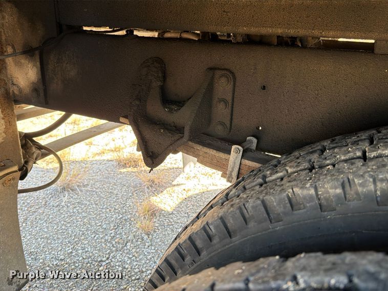 image for item FM8004 2011 International 7400 digger derrick truck