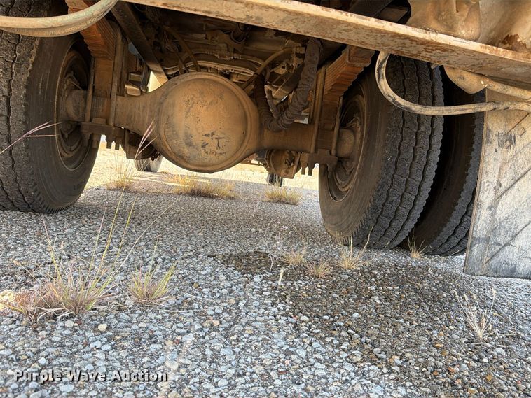 image for item FM8004 2011 International 7400 digger derrick truck