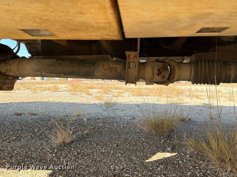 image for item FM8004 2011 International 7400 digger derrick truck