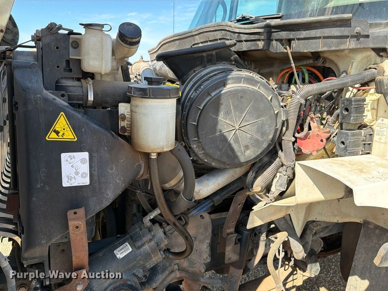 image for item FM8004 2011 International 7400 digger derrick truck