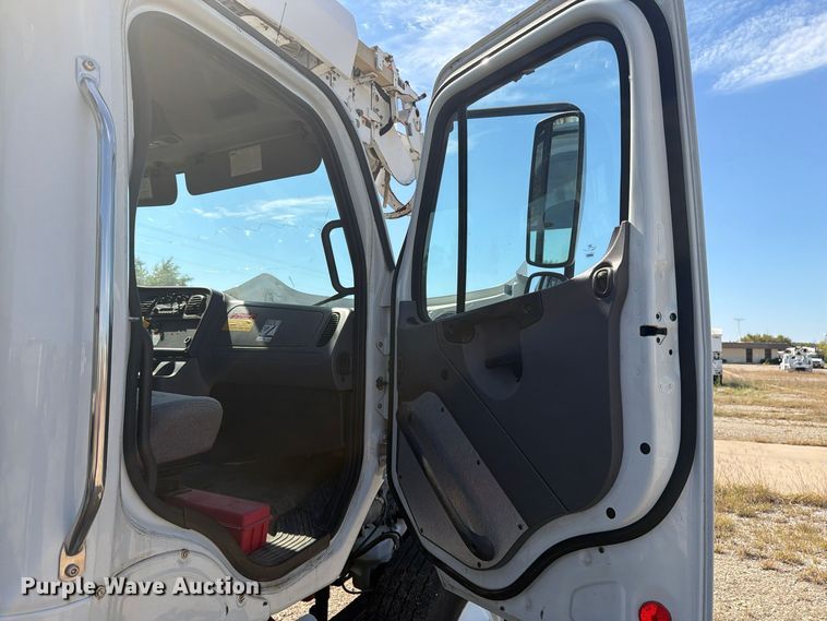 image for item FM8006 2011 Freightliner M2 digger derrick truck