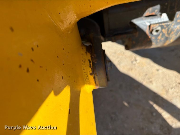 image for item FM8013 2014 Komatsu WA270-7 wheel loader