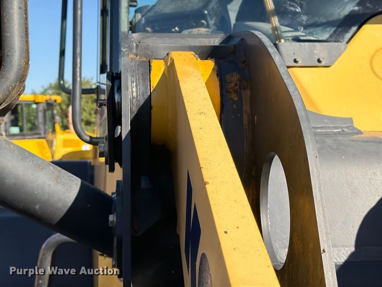 image for item FM8013 2014 Komatsu WA270-7 wheel loader