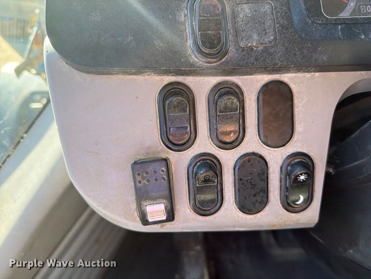image for item FM8013 2014 Komatsu WA270-7 wheel loader