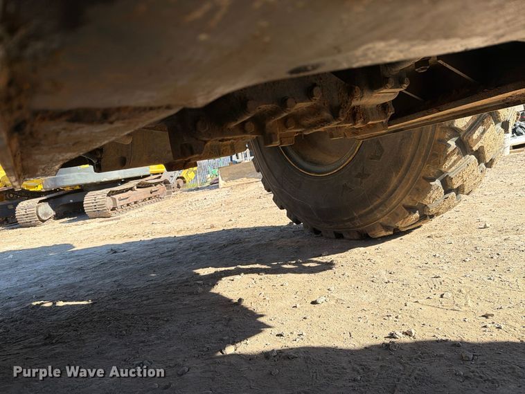 image for item FM8013 2014 Komatsu WA270-7 wheel loader