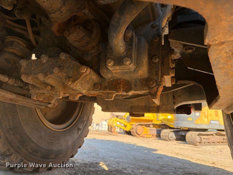 image for item FM8013 2014 Komatsu WA270-7 wheel loader