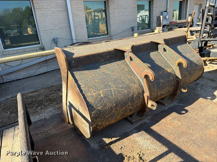 image for item FM8013 2014 Komatsu WA270-7 wheel loader