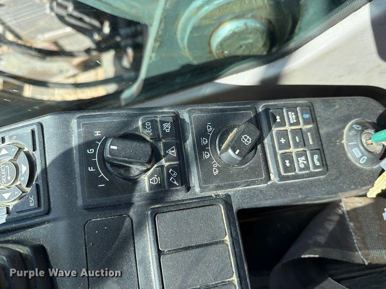 image for item FM8014 2017 Volvo ECR145EL excavator