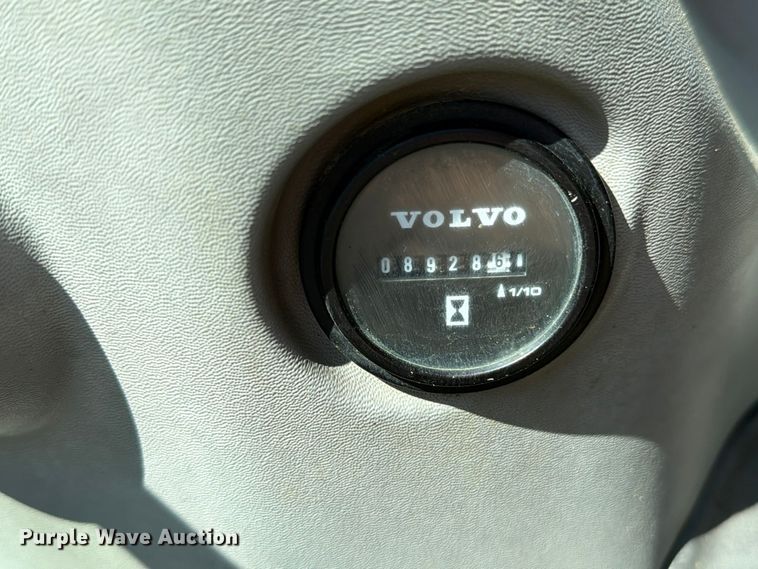 image for item FM8014 2017 Volvo ECR145EL excavator
