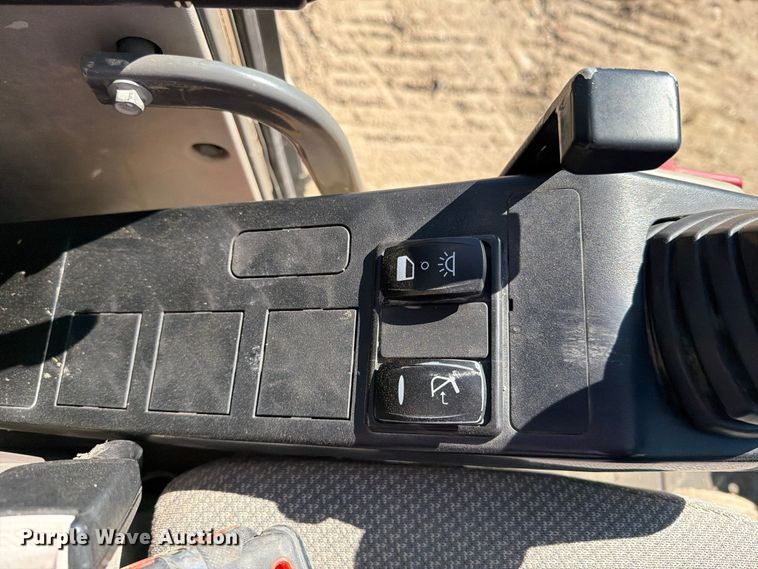 image for item FM8014 2017 Volvo ECR145EL excavator