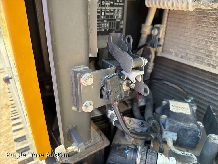 image for item FM8014 2017 Volvo ECR145EL excavator