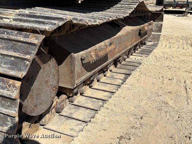 image for item FM8014 2017 Volvo ECR145EL excavator