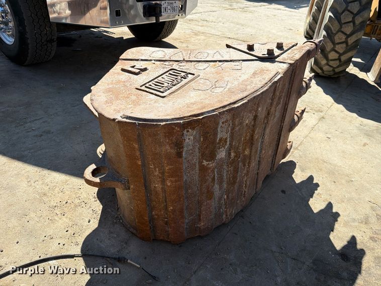 image for item FM8014 2017 Volvo ECR145EL excavator