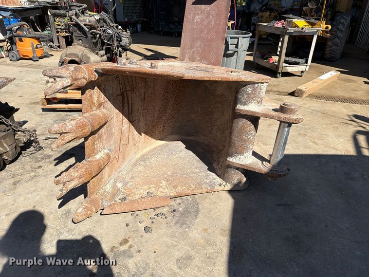 image for item FM8014 2017 Volvo ECR145EL excavator