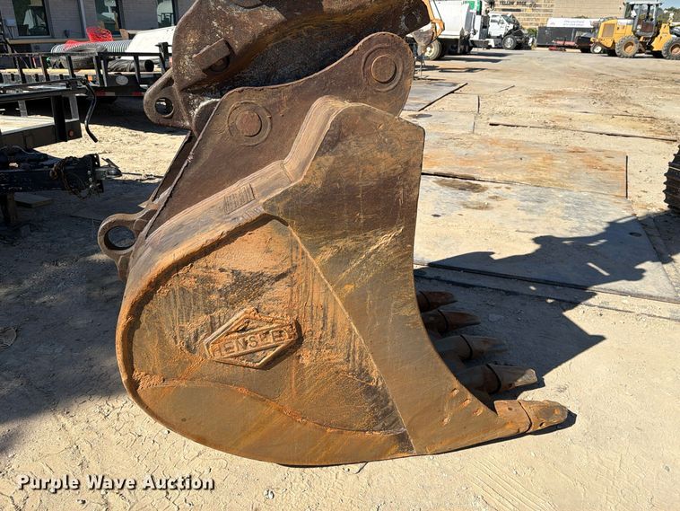 image for item FM8015 2017 Komatsu PC360LC-11 excavator