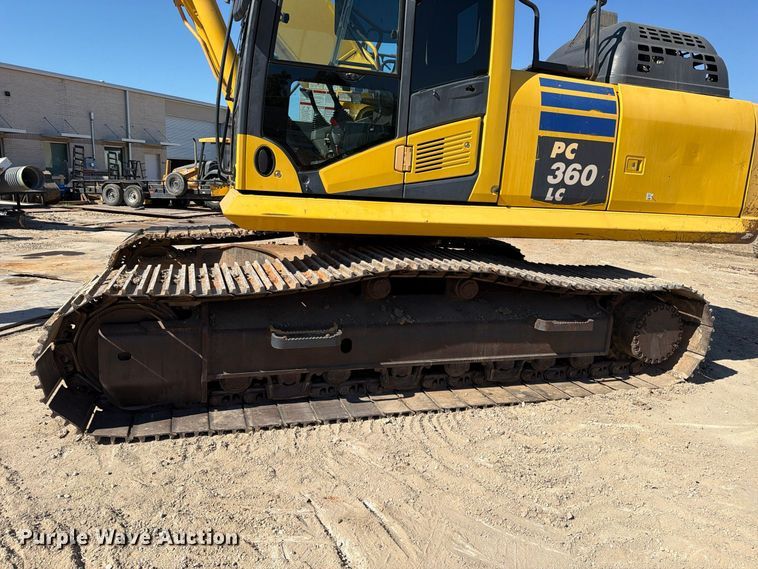 image for item FM8015 2017 Komatsu PC360LC-11 excavator