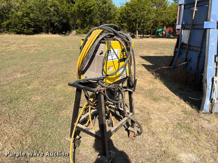image for item FM8024 ESAB 821 plasma cutter
