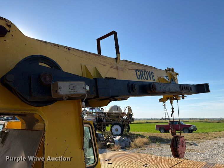 image for item FN1528 1986 Grove AP308 crane