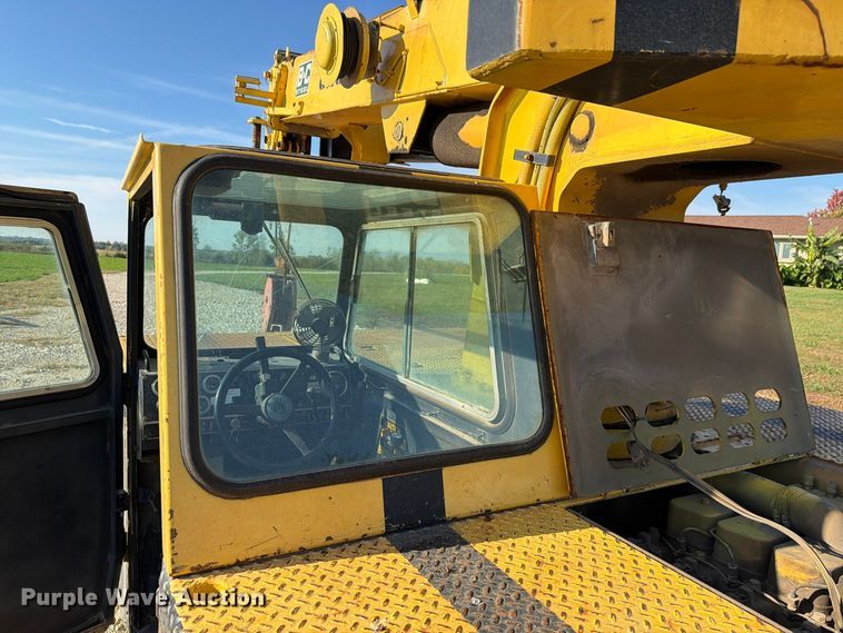 image for item FN1528 1986 Grove AP308 crane