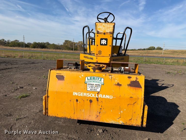 image for item FN1530 1993 Ingersoll Rand DD-65 double drum vibratory roller