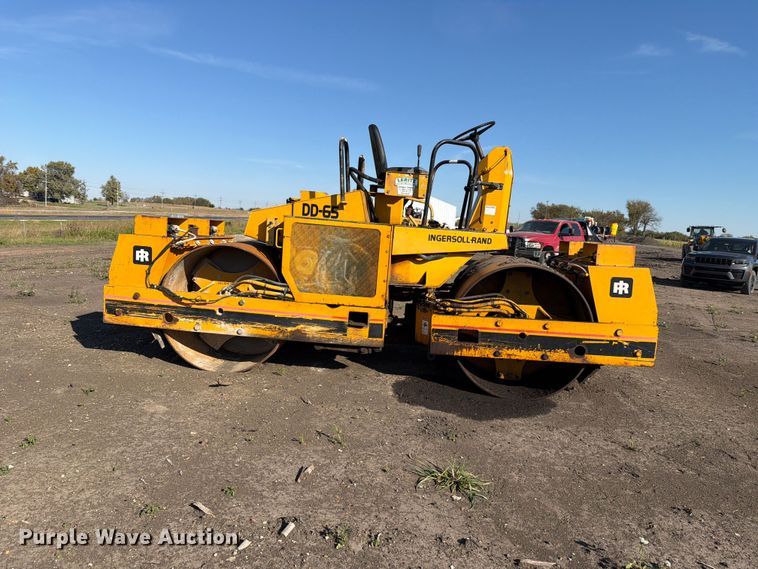 image for item FN1530 1993 Ingersoll Rand DD-65 double drum vibratory roller