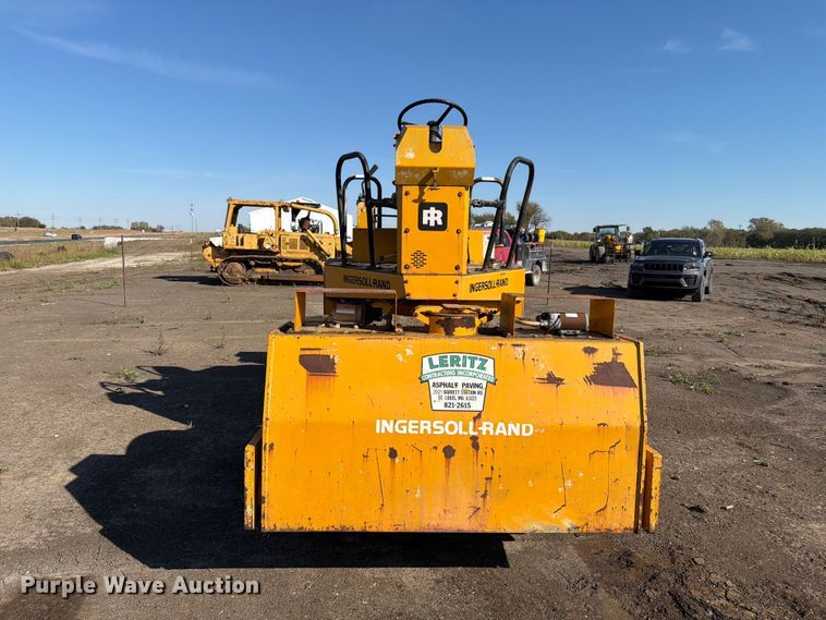 image for item FN1530 1993 Ingersoll Rand DD-65 double drum vibratory roller
