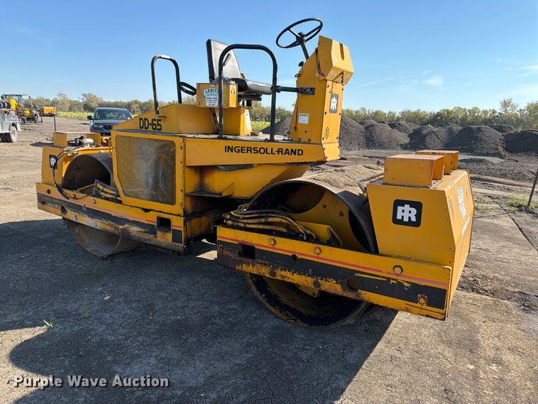 image for item FN1530 1993 Ingersoll Rand DD-65 double drum vibratory roller
