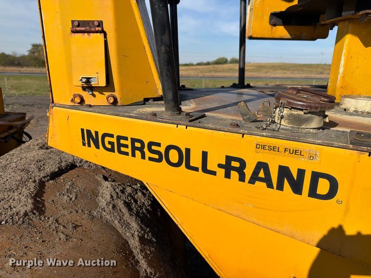 image for item FN1530 1993 Ingersoll Rand DD-65 double drum vibratory roller