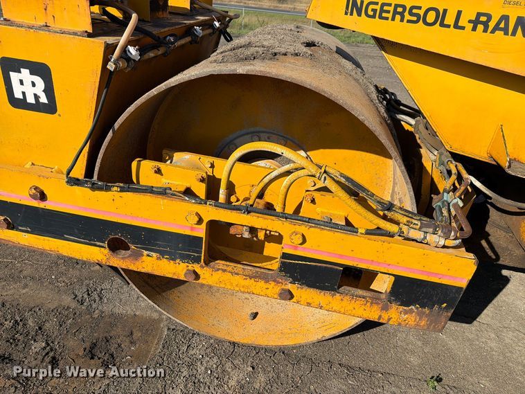 image for item FN1530 1993 Ingersoll Rand DD-65 double drum vibratory roller