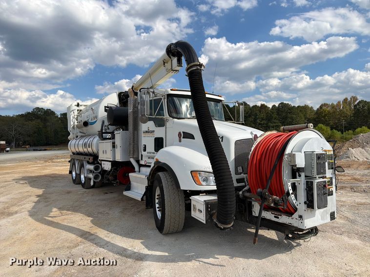 2011 Kenworth T440