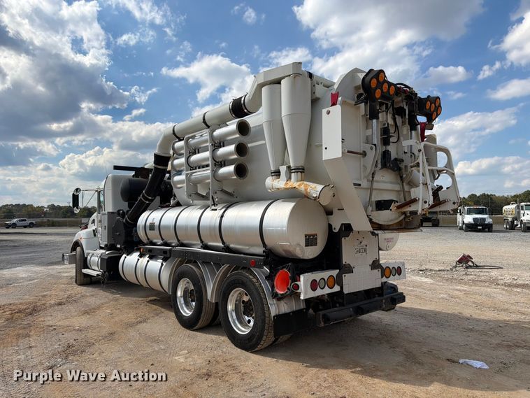 2011 Kenworth T440