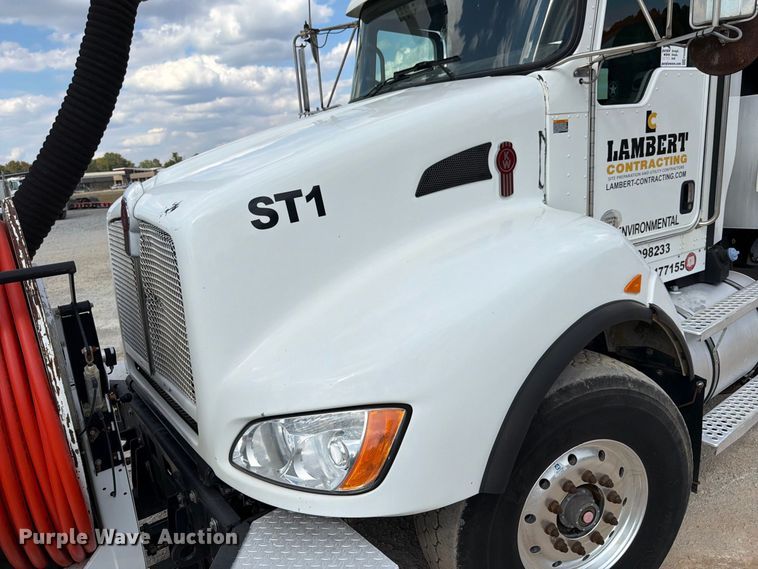 2011 Kenworth T440