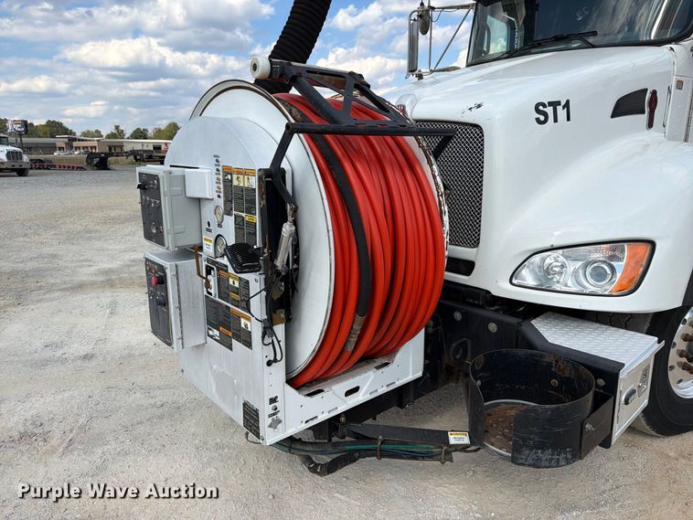 2011 Kenworth T440