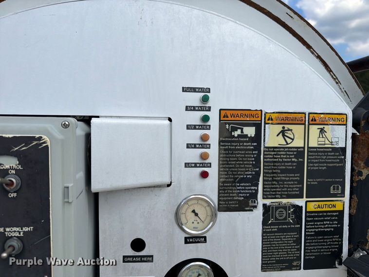 2011 Kenworth T440
