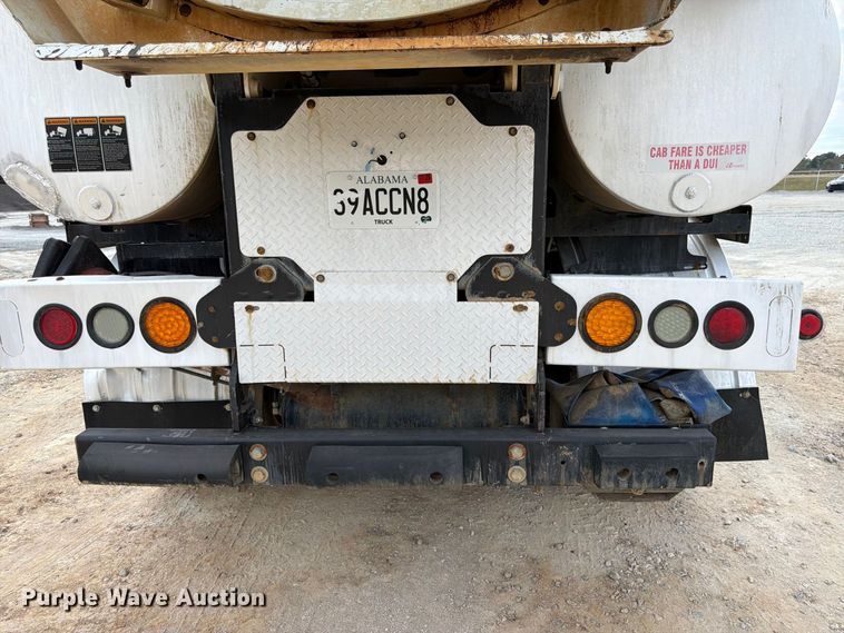 2011 Kenworth T440