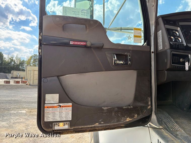 2011 Kenworth T440