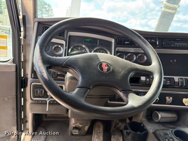 2011 Kenworth T440