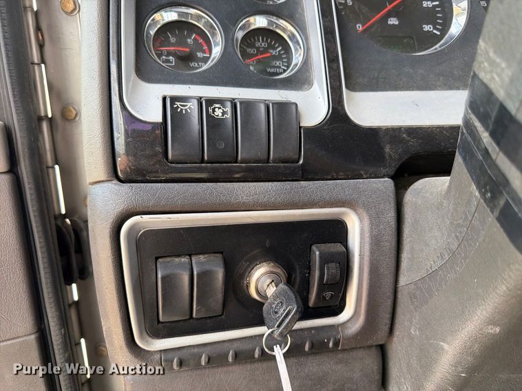 2011 Kenworth T440