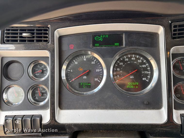2011 Kenworth T440