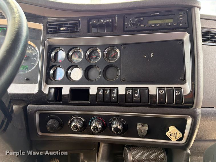 2011 Kenworth T440