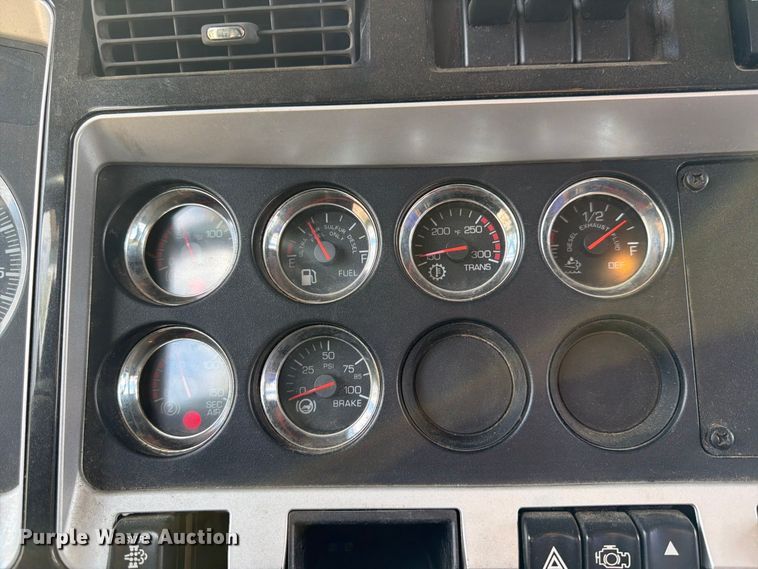 2011 Kenworth T440