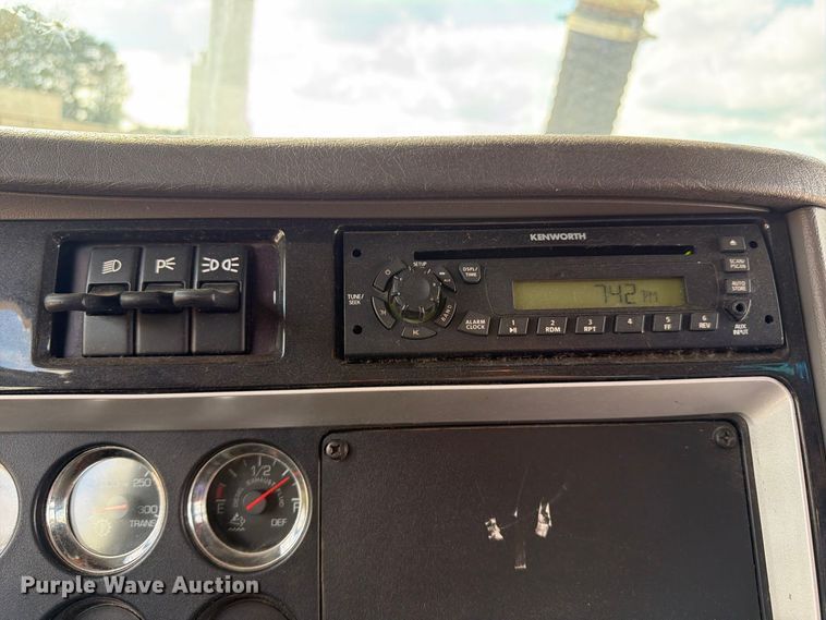 2011 Kenworth T440