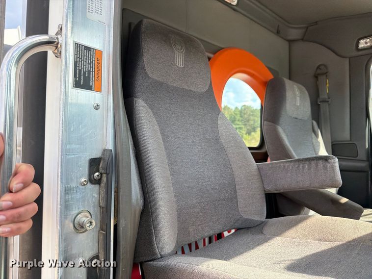 2011 Kenworth T440