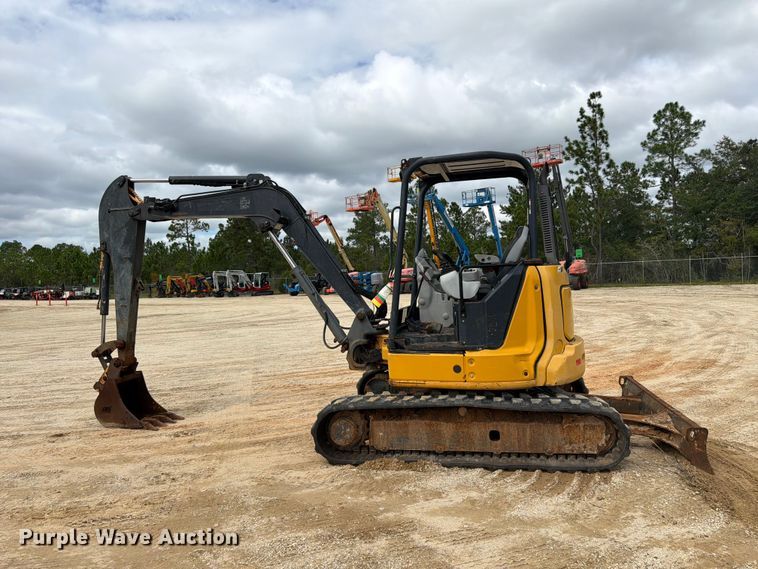 image for item FN2070 2020 John Deere 50G mini excavator