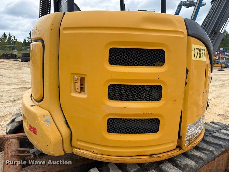 image for item FN2070 2020 John Deere 50G mini excavator