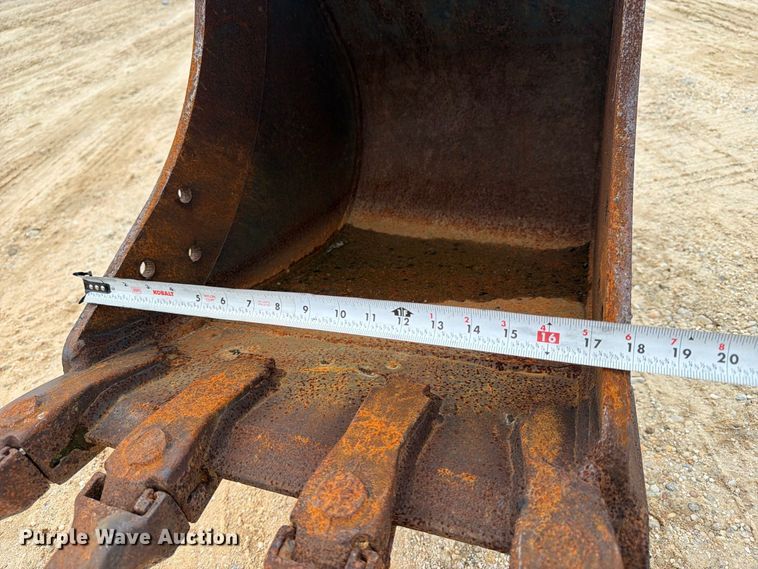 image for item FN2070 2020 John Deere 50G mini excavator