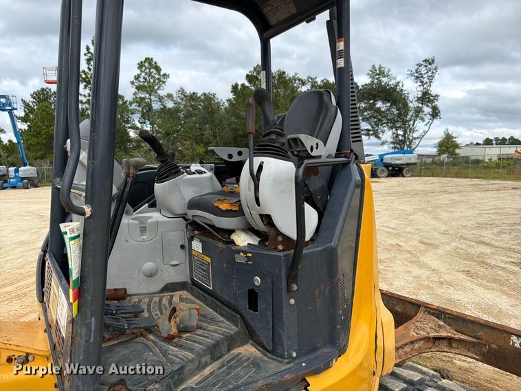 image for item FN2070 2020 John Deere 50G mini excavator